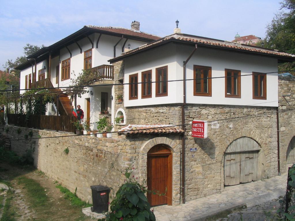 Hostel Mostel Veliko Tărnovo Exteriör bild