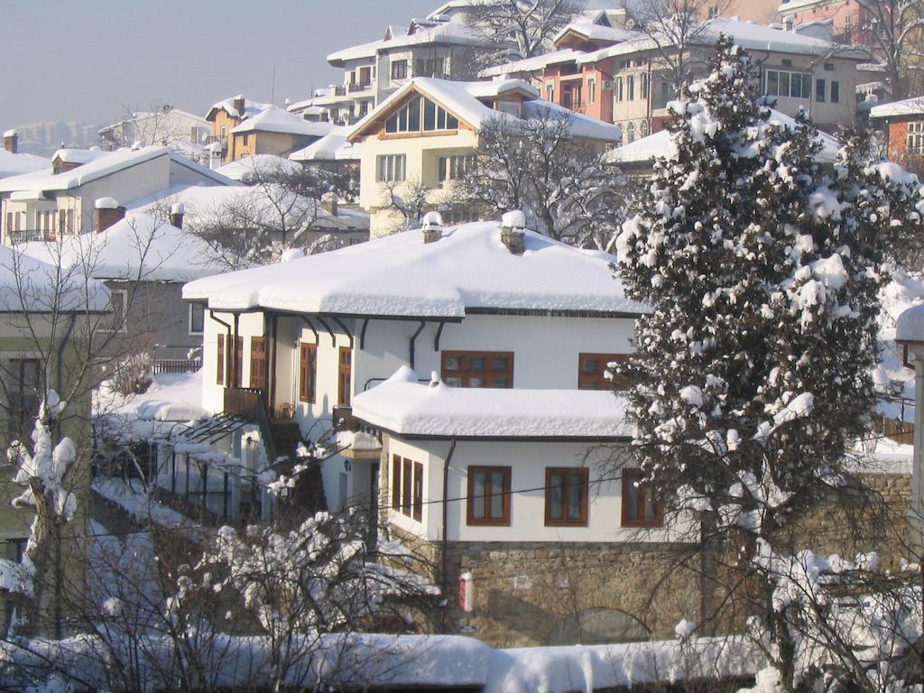 Hostel Mostel Veliko Tărnovo Exteriör bild