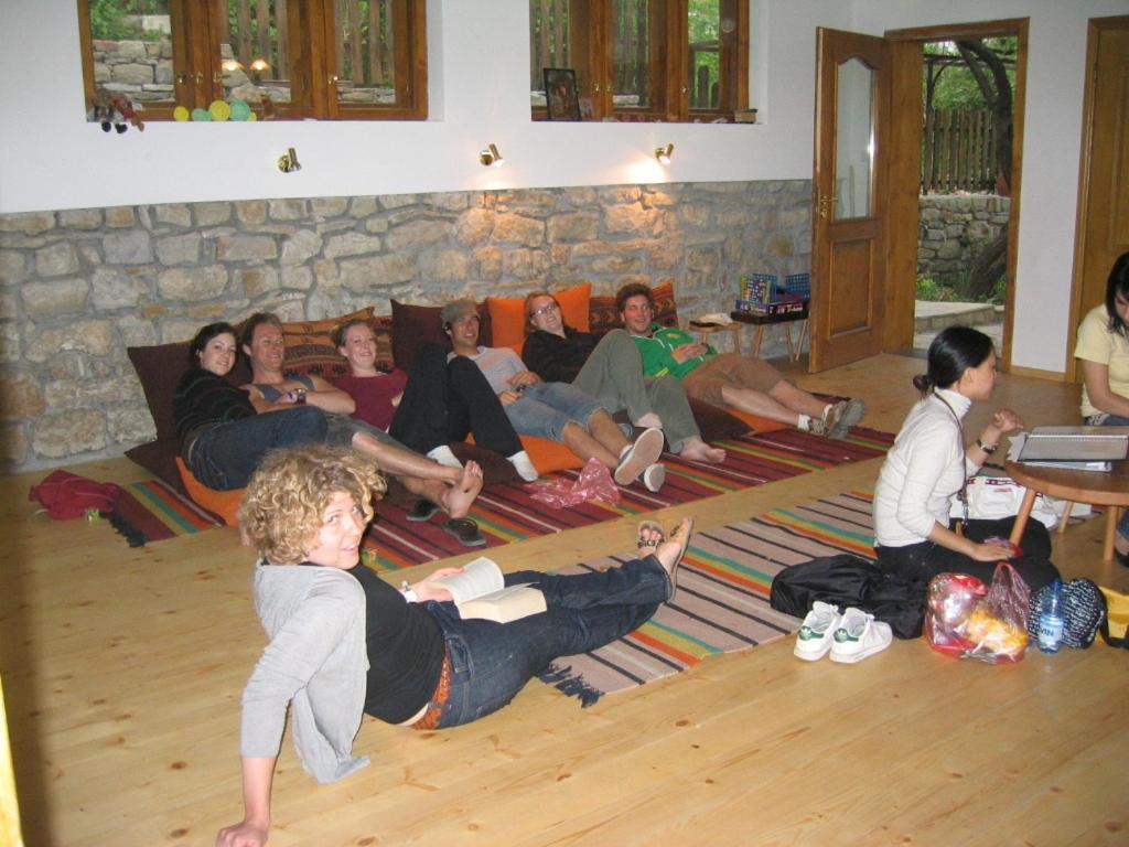 Hostel Mostel Veliko Tărnovo Exteriör bild
