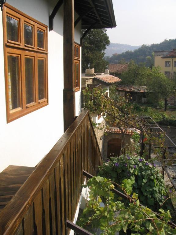 Hostel Mostel Veliko Tărnovo Exteriör bild