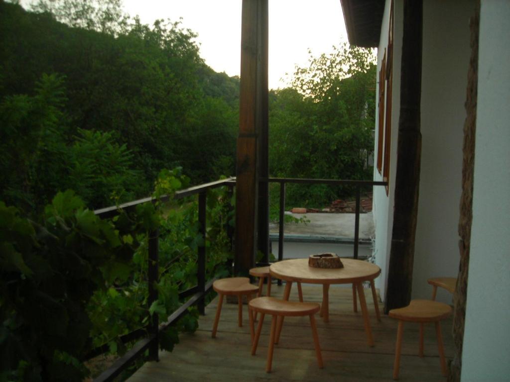 Hostel Mostel Veliko Tărnovo Exteriör bild